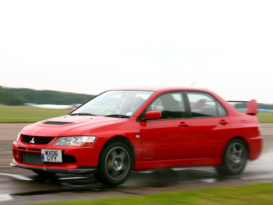 Mitsubishi Lancer Evolution IX MR FQ-360 2006 года  (фото 7 из 13)